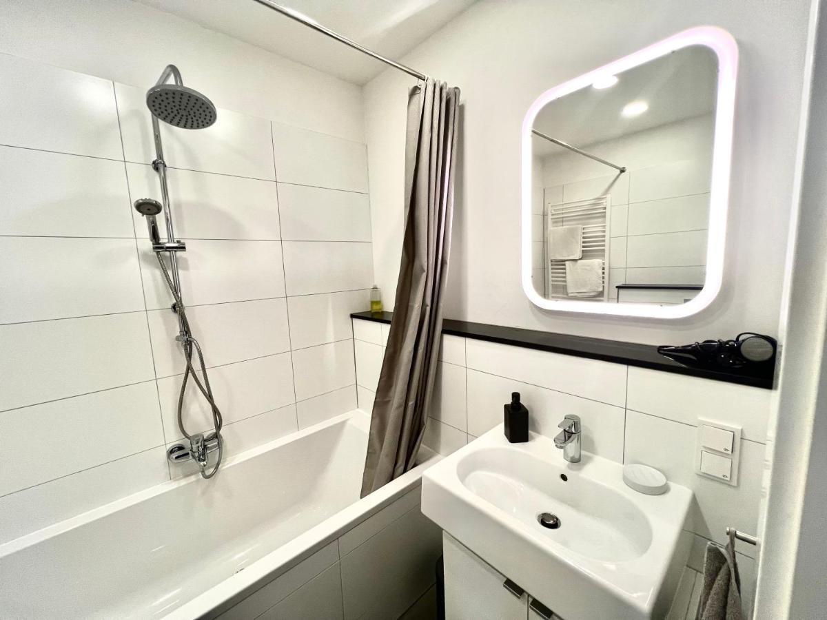 Vibehome Duesseldorf - Stresemannstrasse Buitenkant foto