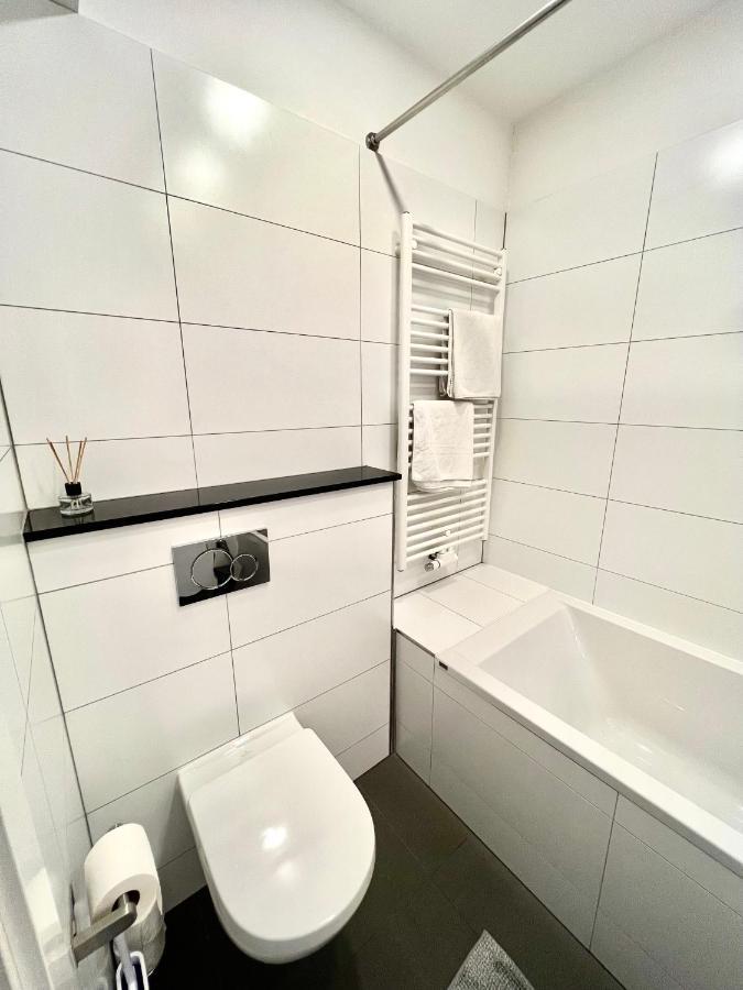Vibehome Duesseldorf - Stresemannstrasse Buitenkant foto